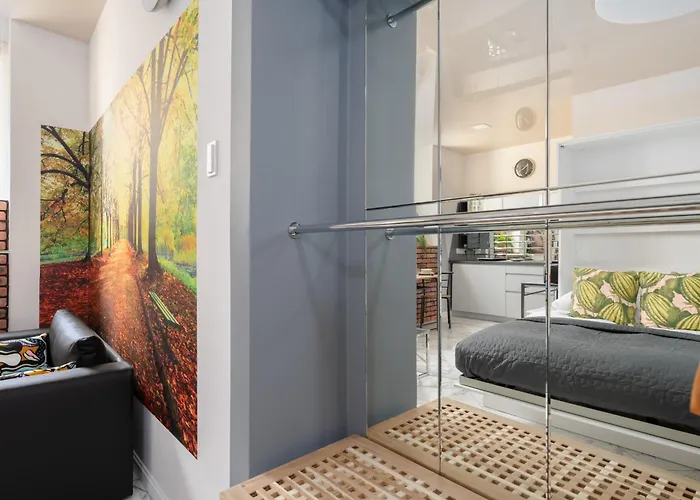 Underground Level Close To The Market Square In By Renters Appartement