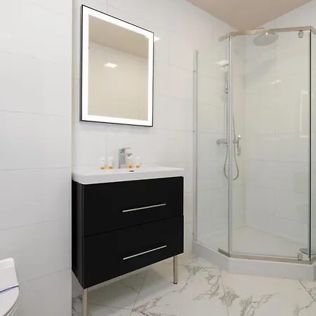 شقة Underground Level Close To The Market Square In By Renters بوزنان