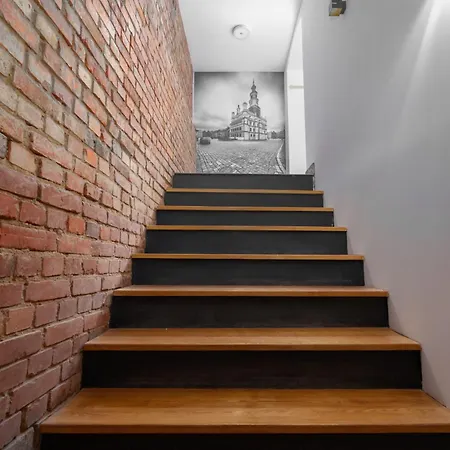 Underground Level Close To The Market Square In By Renters شقة