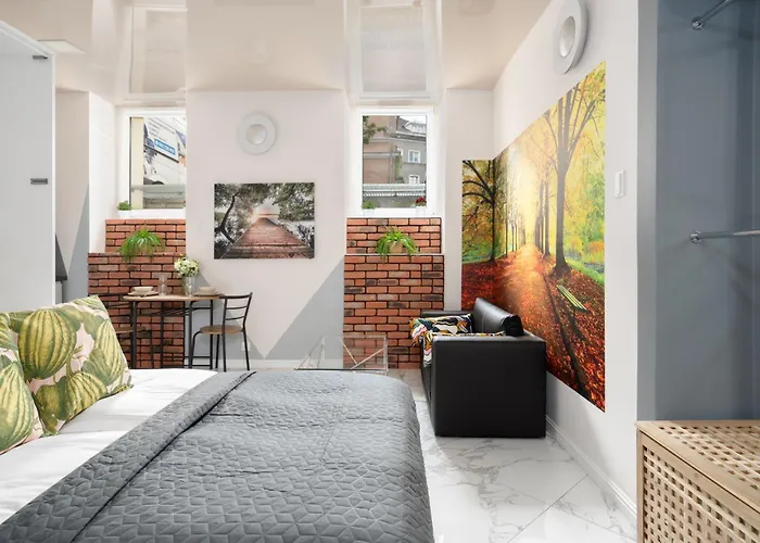 Apartment Underground Level Close To The Market Square In By Renters